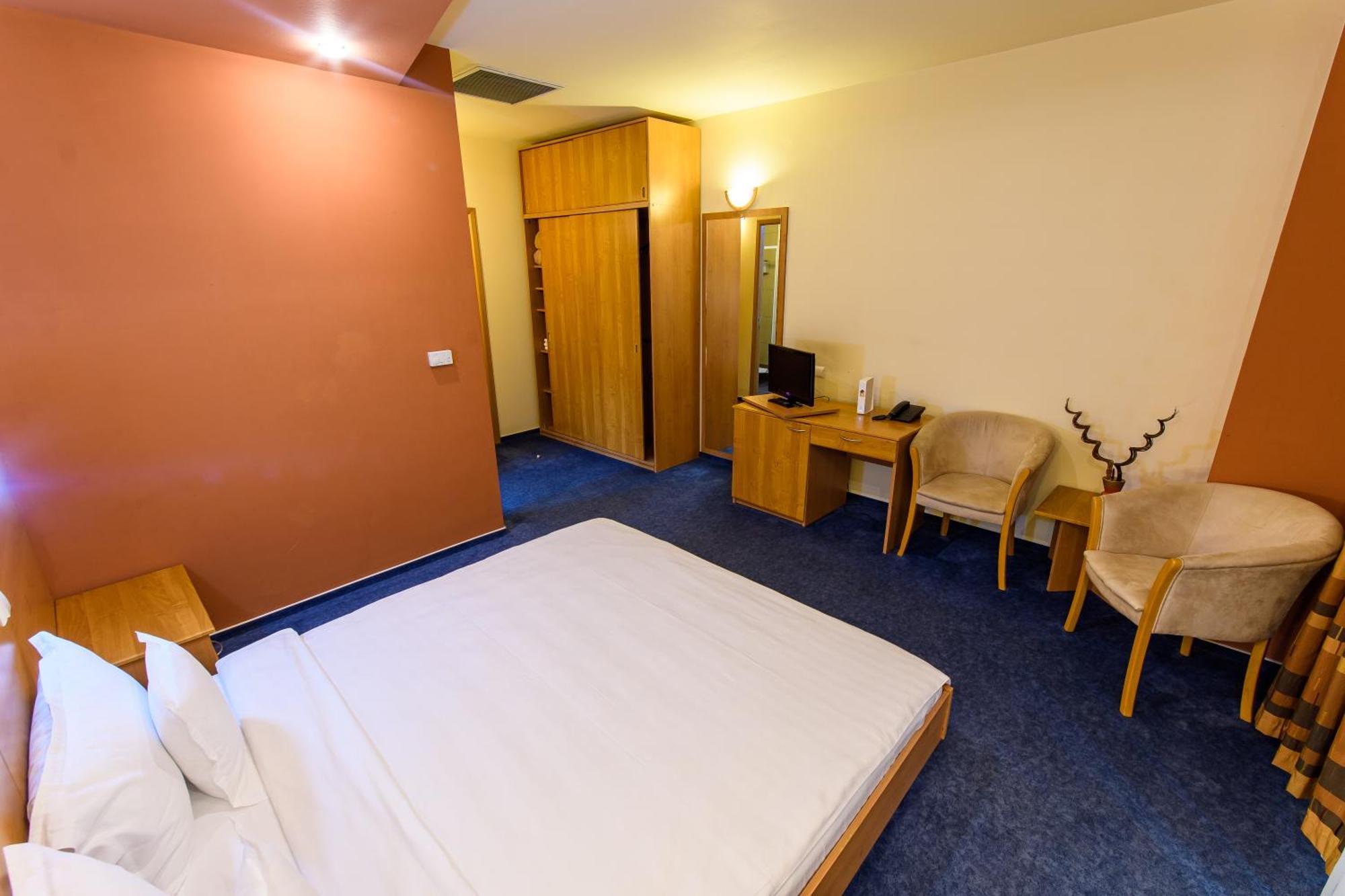 Hotel Torontal 蒂米什瓦拉 外观 照片
